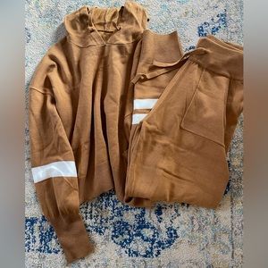 NEW Petallush Jogger Set Size Large